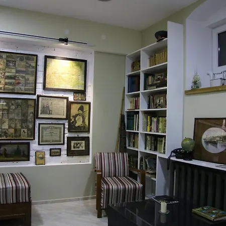 La Maison Ruse Apartment